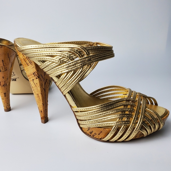 JLO Golden Heels Size 7 - Picture 4 of 9